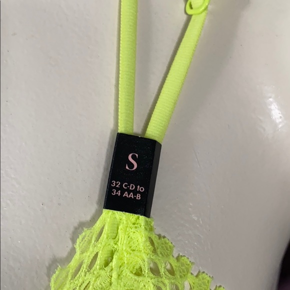 Victoria’s Secret Criss-cross Soft CUPS Bra Sexy - Picture 4 of 8